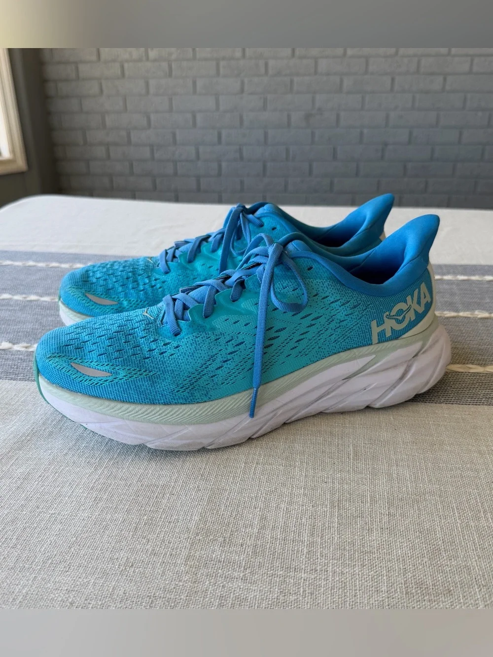 Hoka Clifton 8 Blue Men’s Athletic Running Shoes Size 8.5